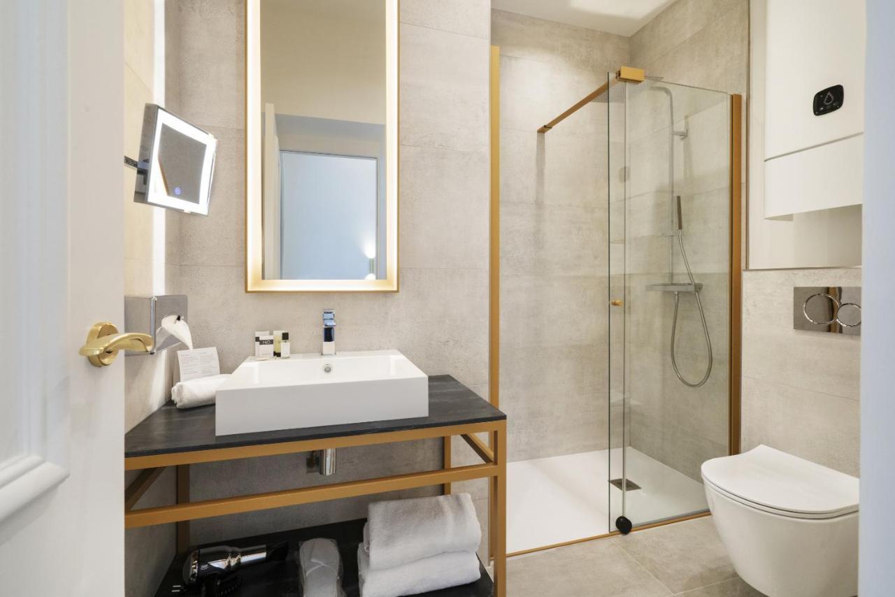 Vestay Montaigne Hotel Parigi