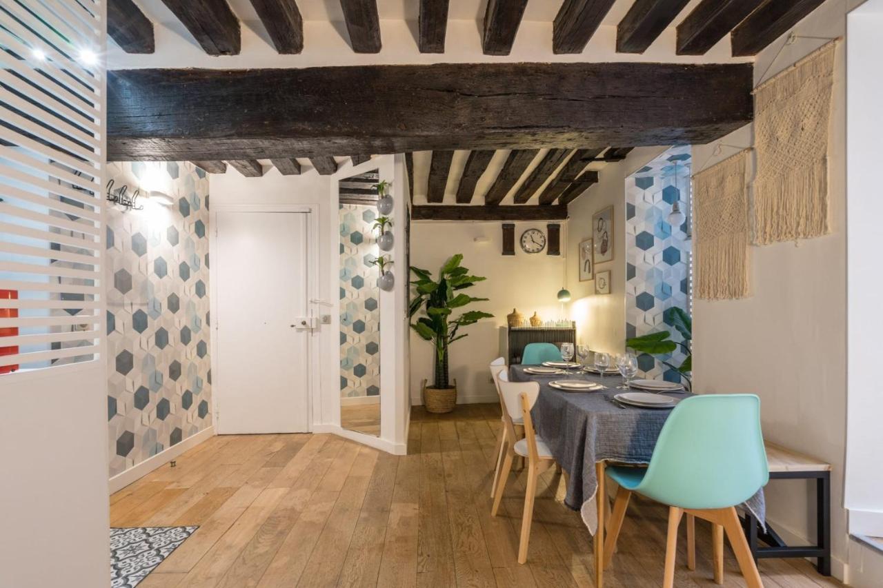 Apartment Chic Avec Patio - 2br 6p - Le Marais Paris