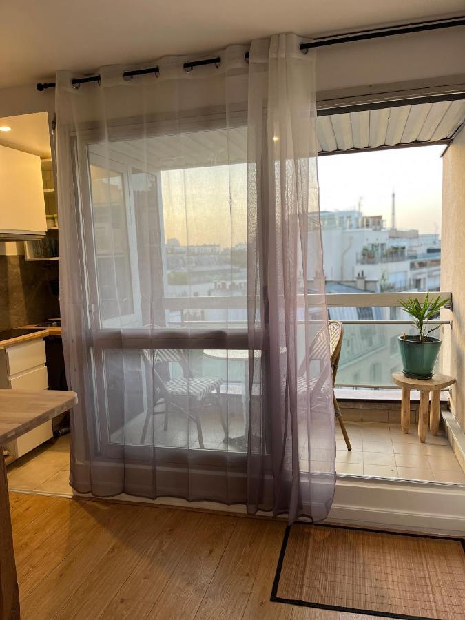Tour Eiffel-montparnasse Joli Studio Apartment