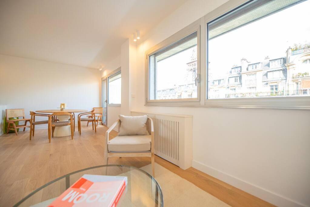 Tour Eiffel View - Luxury 6p Appartamento