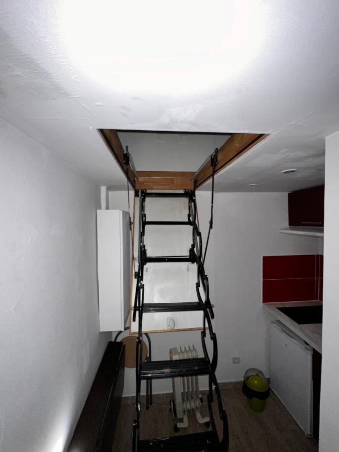 Mezzanine *
