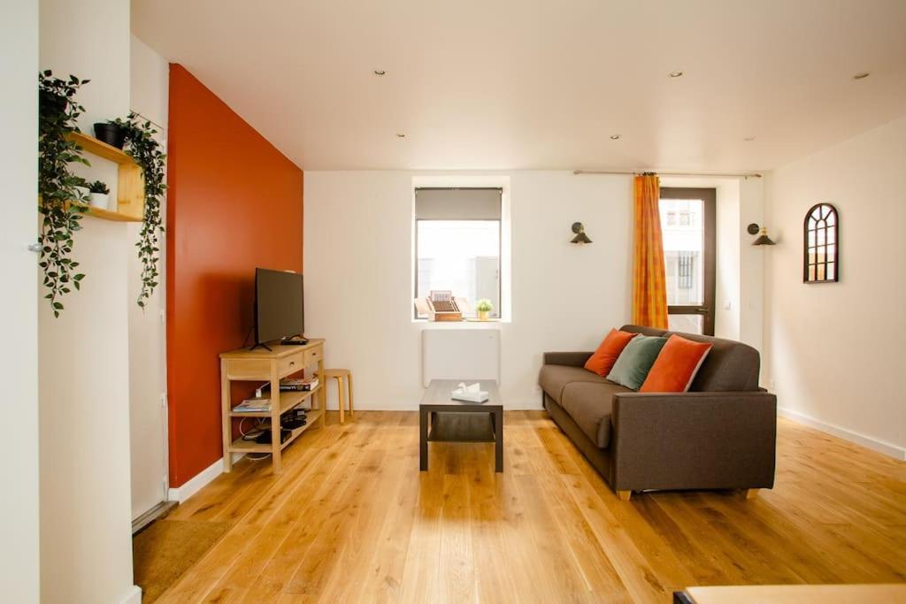 Quiet Apartment, Lively Area,next To Eiffel Tower. Appartamento *