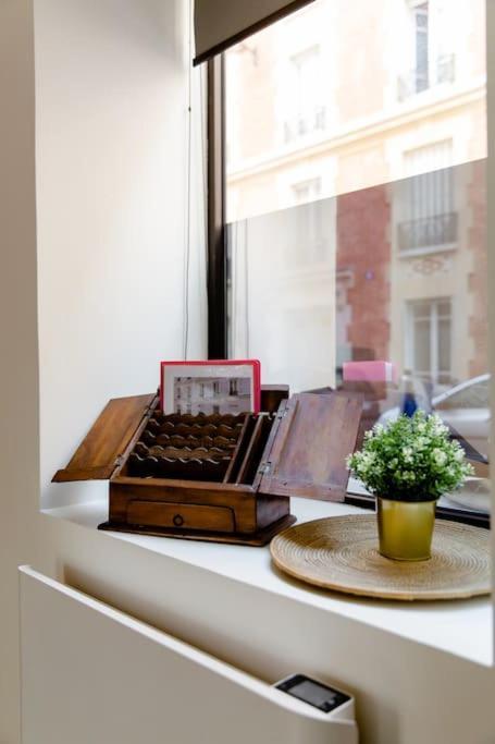 Quiet Apartment, Lively Area,next To Eiffel Tower.