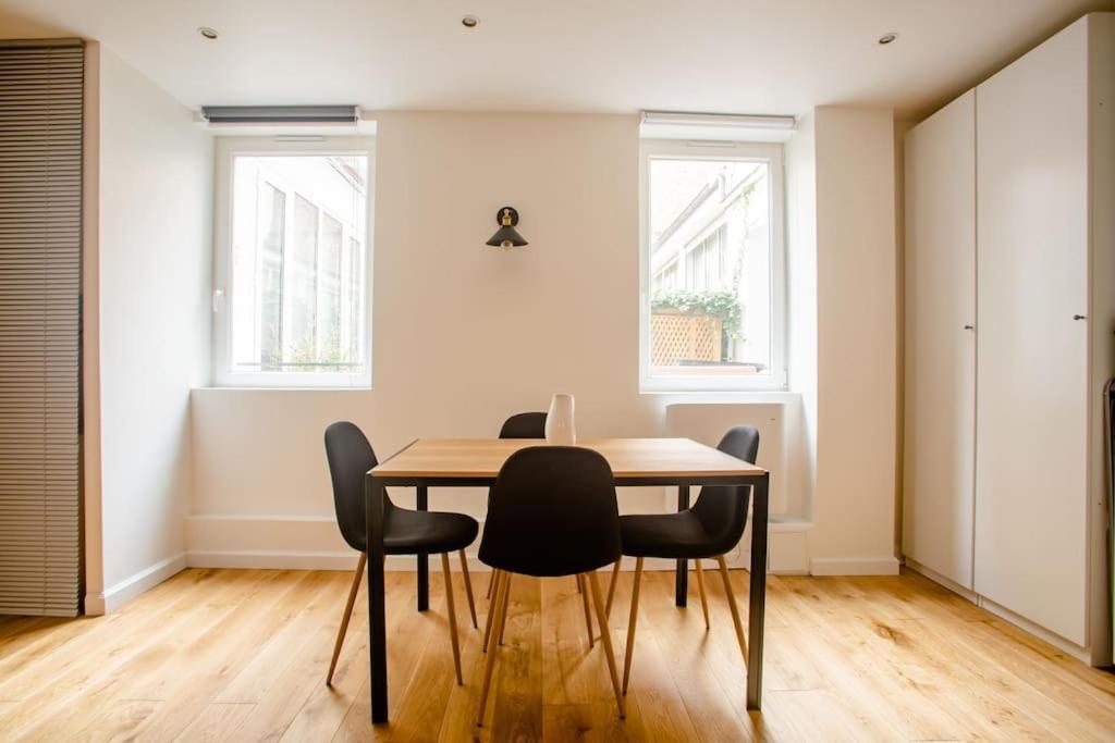Quiet Apartment, Lively Area,next To Eiffel Tower.
