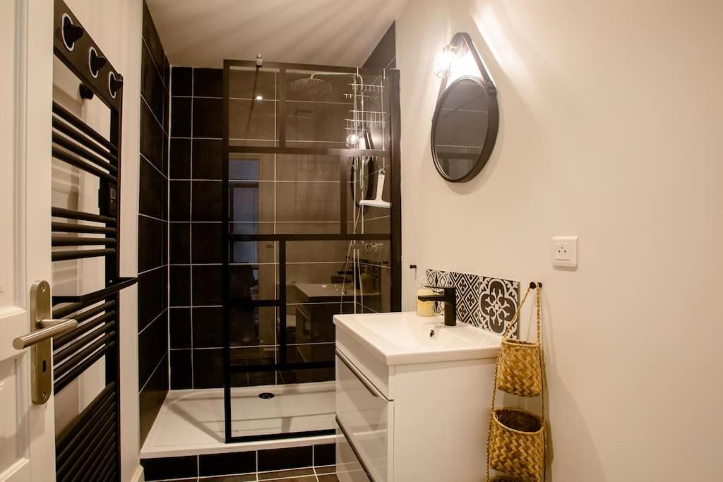 Quiet Apartment, Lively Area,next To Eiffel Tower. Appartamento *