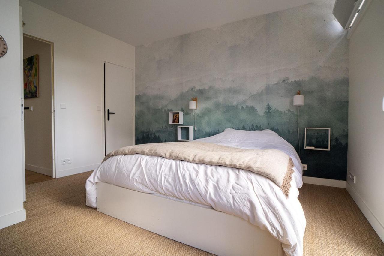 Spacious With View Of The Eiffel Tower *