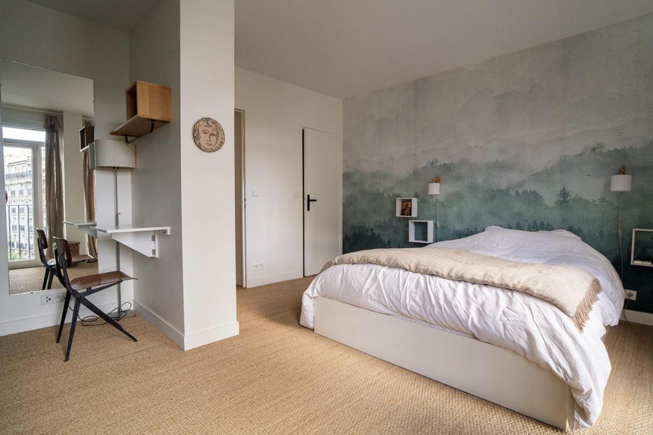 Spacious With View Of The Eiffel Tower Appartamento Parigi