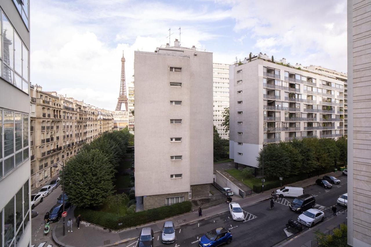 Appartamento Spacious With View Of The Eiffel Tower