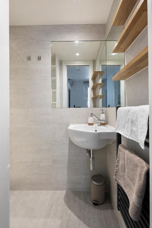 Beaux 2-pieces Gare Du Nord/gare De L'est Apartment