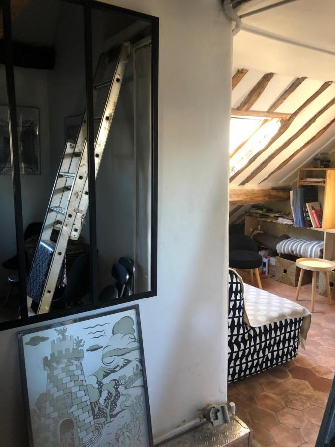 Sous Les Toits De Grands Boulevards Appartamento *