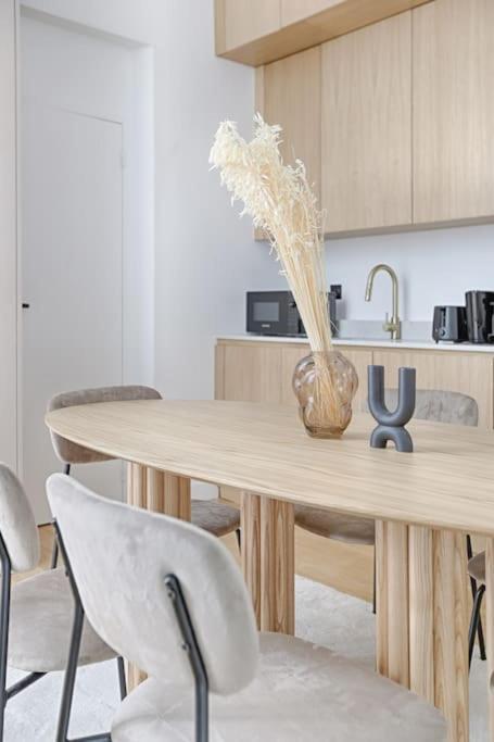 Zen & Luxury 2br Flat - Eiffel Tower * Paris