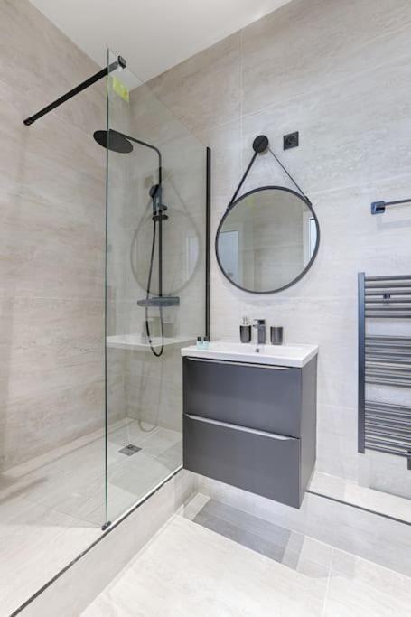 Zen & Luxury 2br Flat - Eiffel Tower Paris