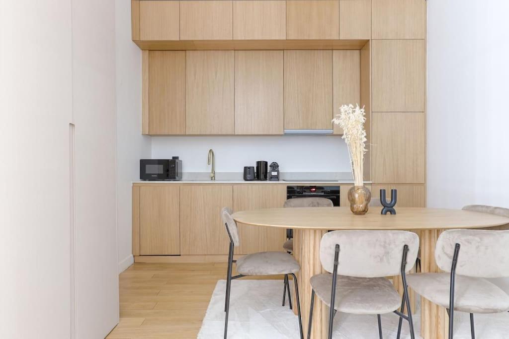 Apartment Zen & Luxury 2br Flat - Eiffel Tower Paris