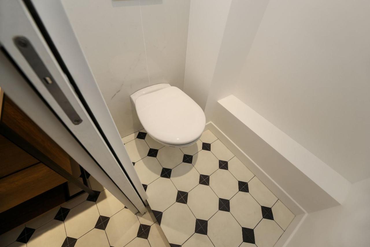 Apartment Proche Des Celebres Puces De 4p