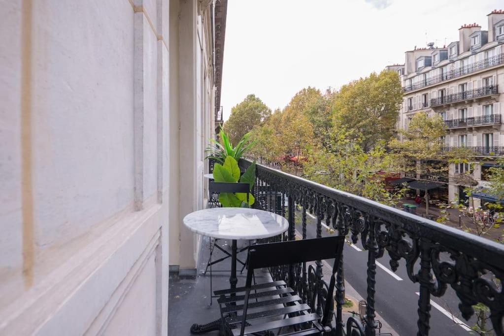 Bright And Gorgeous Flat In The Heart Of *