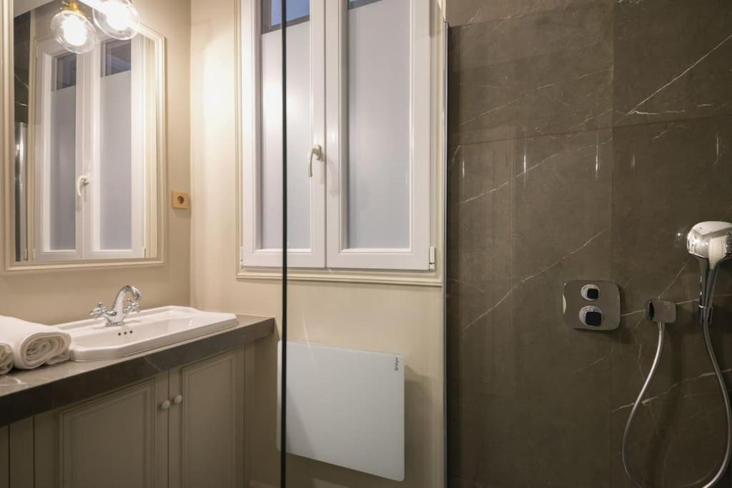 Modern And Cosy Flat In The Heart Of Notre Dame * Parigi