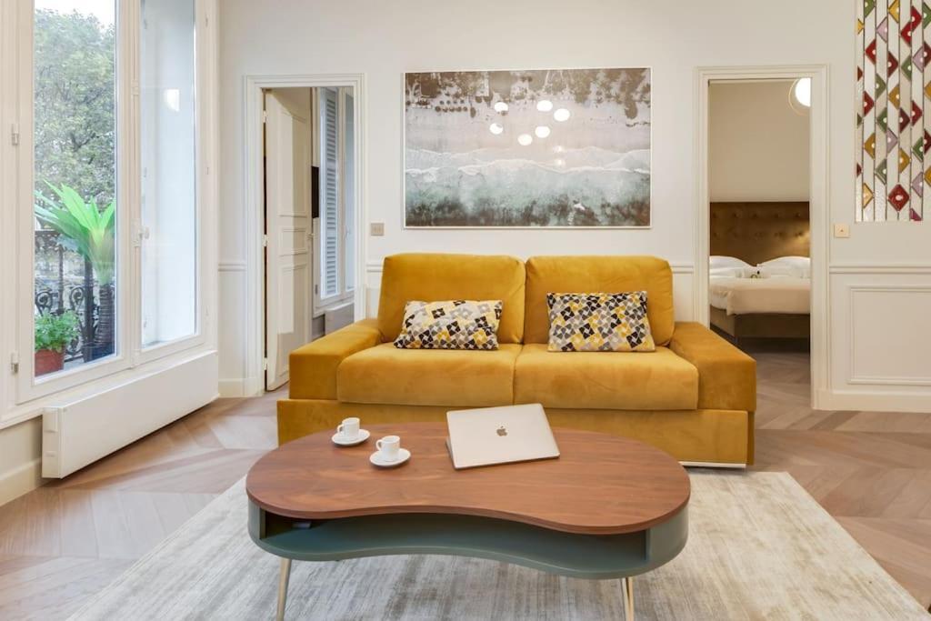 Bright And Gorgeous Flat In The Heart Of Paris