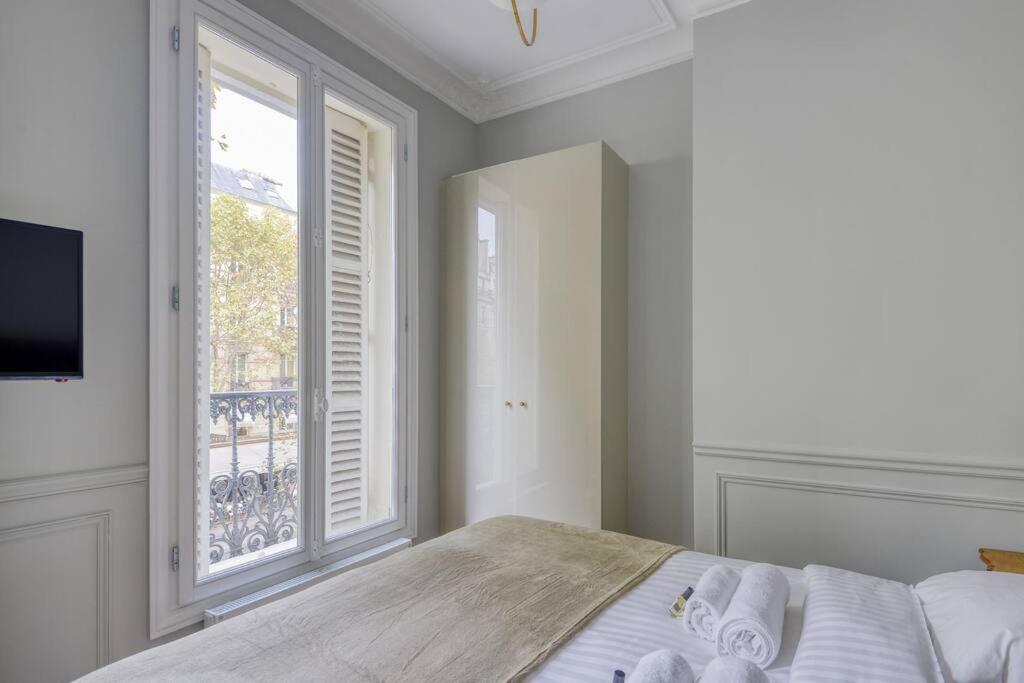 Bright And Gorgeous Flat In The Heart Of Apartment Paris