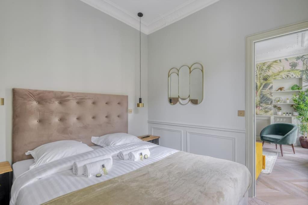 Bright And Gorgeous Flat In The Heart Of *