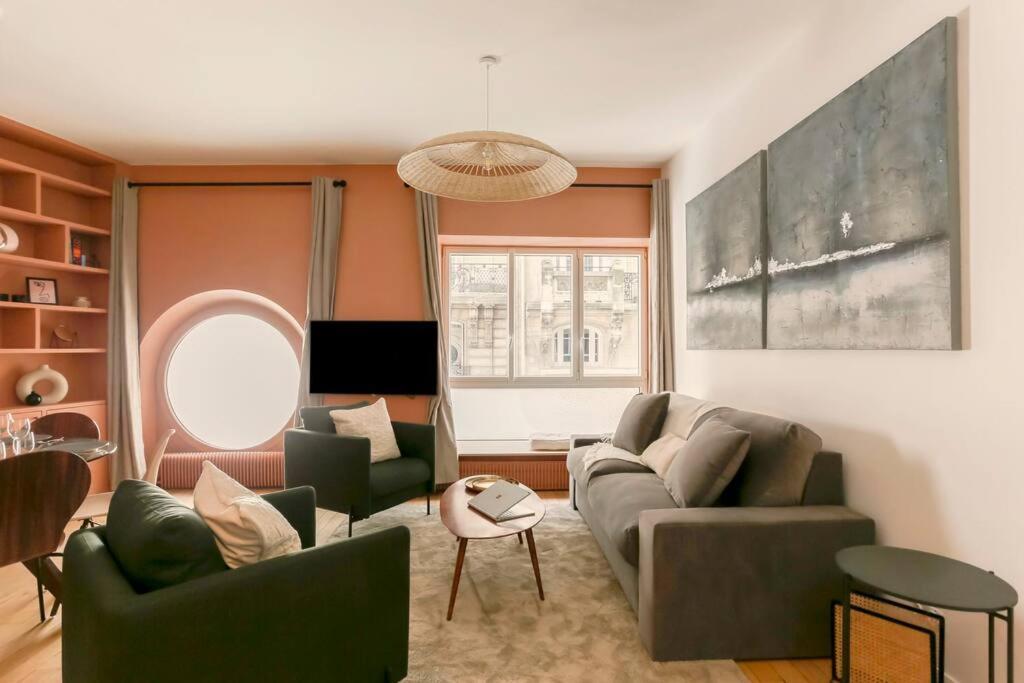 Modern 2 Bedrooms Near Louvre