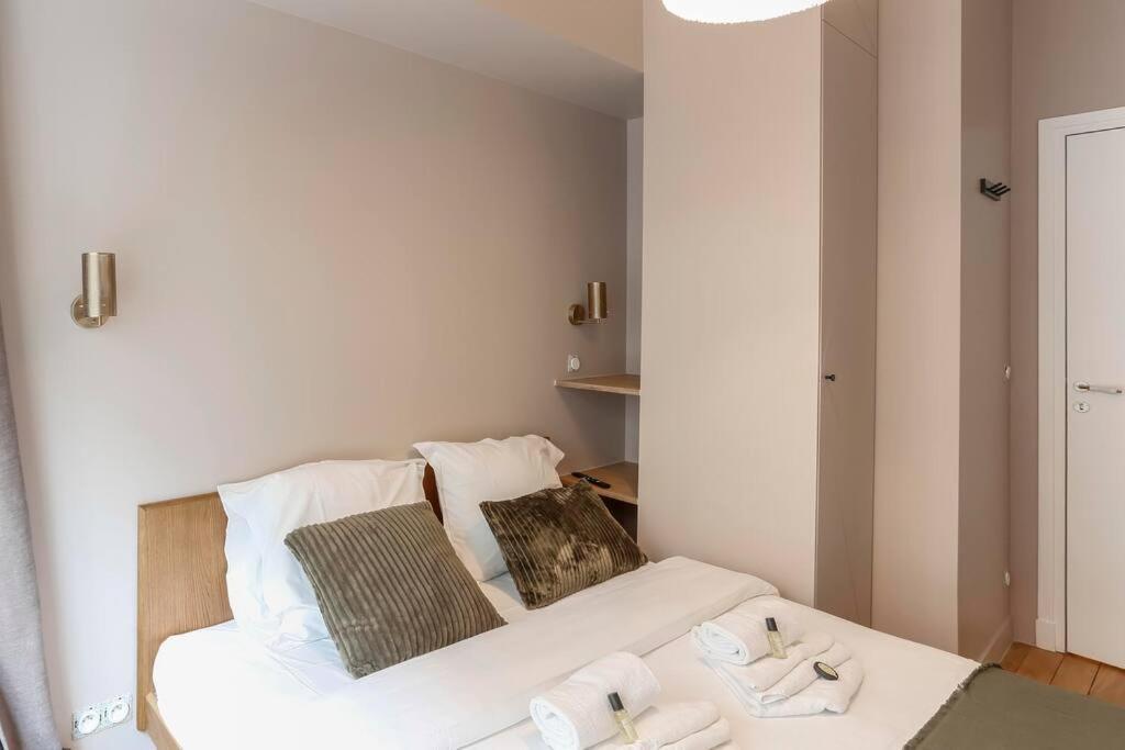 Apartment Modern 2 Bedrooms Near Louvre Paris