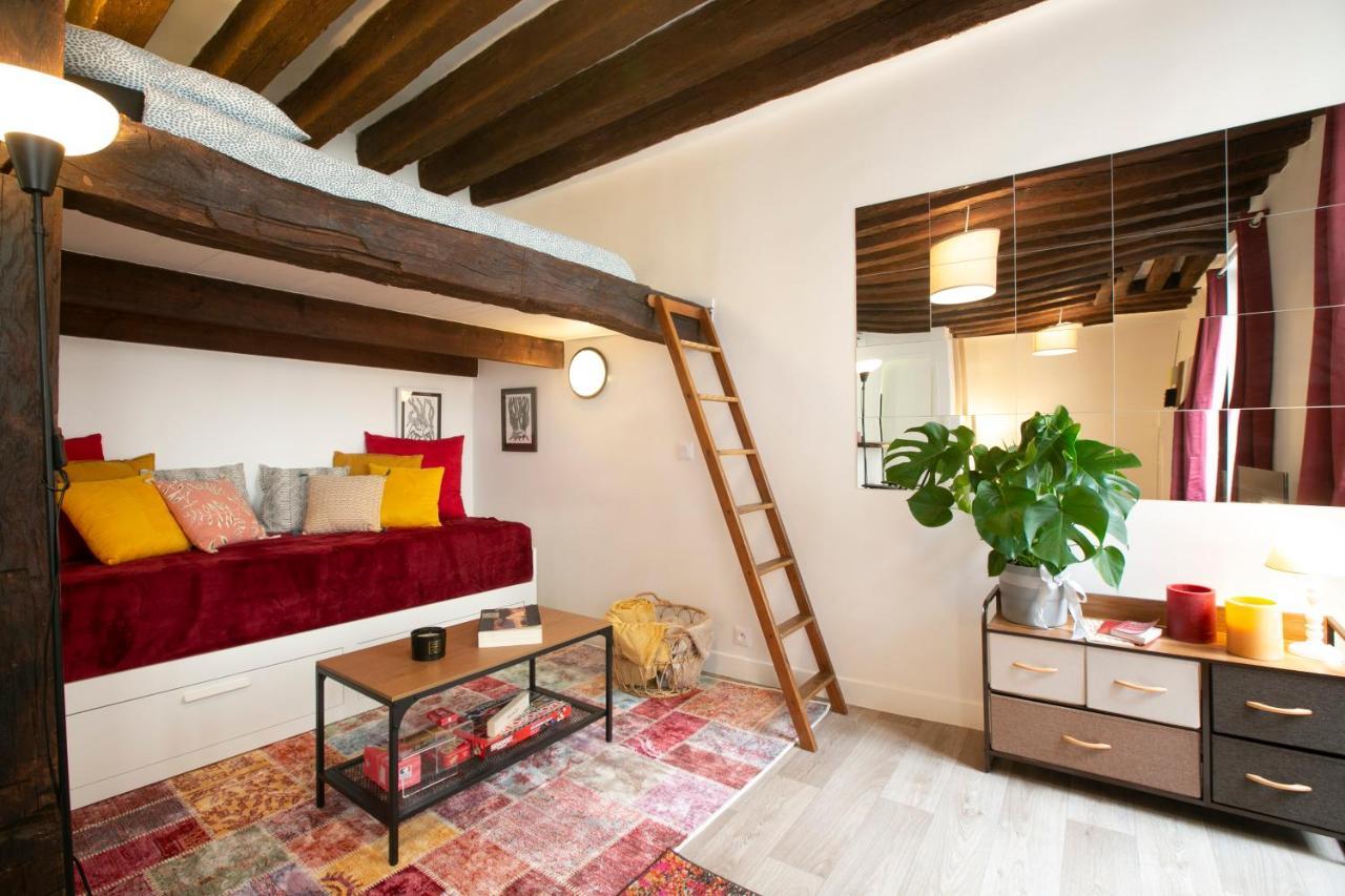 Authentic In Center Of Parisian Marais Parigi