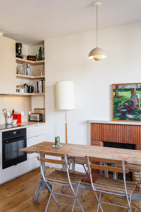 A So Parisian Cocoon Parigi