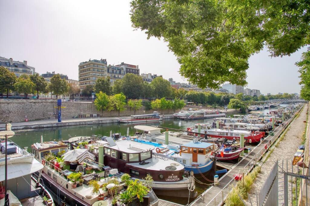 Charming New 2 Bedrooms With Aircon Apartment *