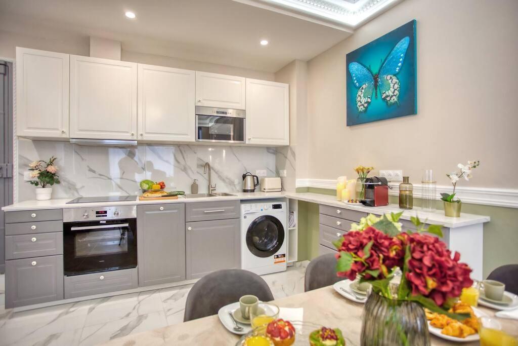 Charming New 2 Bedrooms With Aircon *