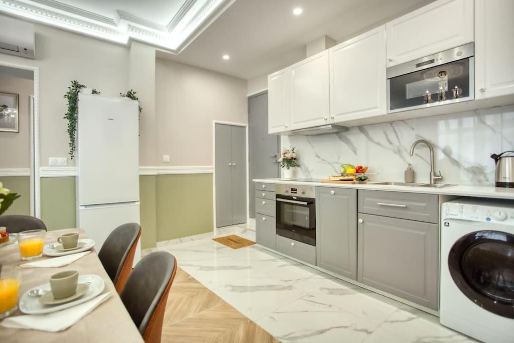 Charming New 2 Bedrooms With Aircon Apartment