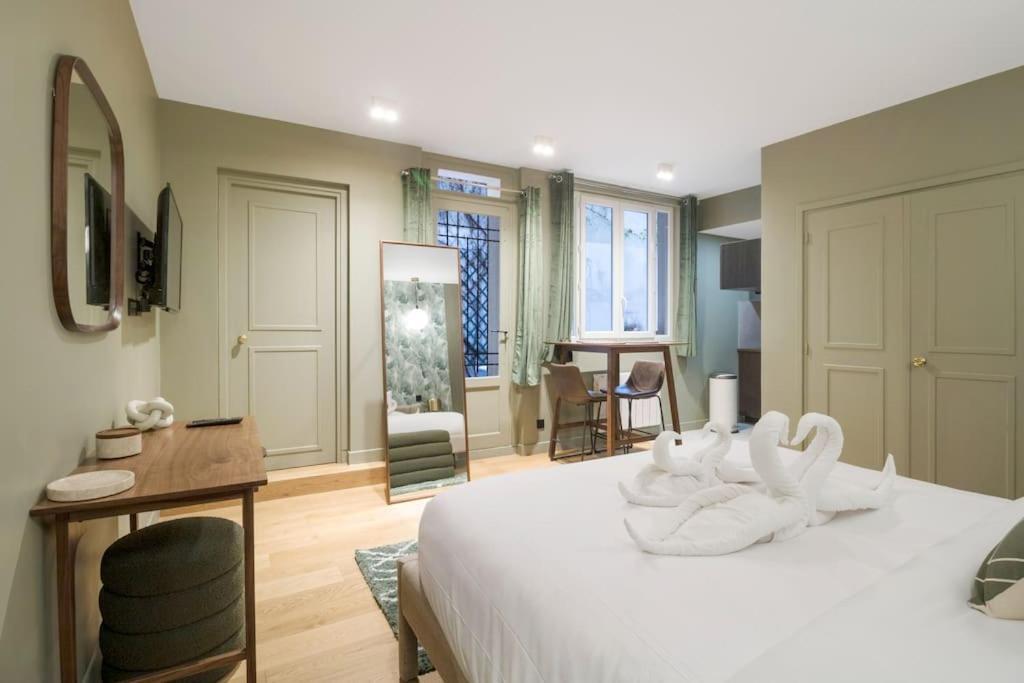 81g. New Renovated Invalides Effeiltower Paris