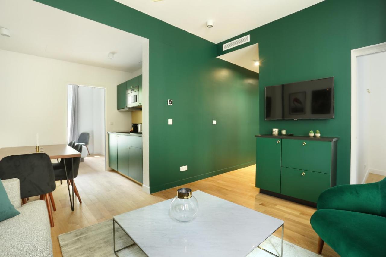 Center Of By Prestige Apartment *