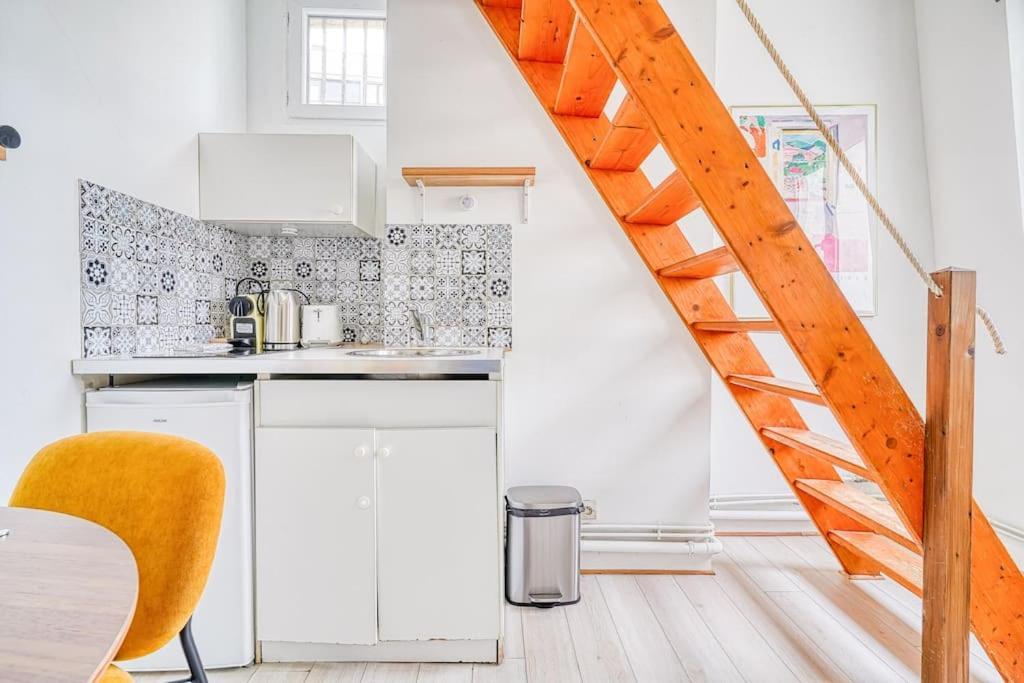 Appartamento Studio Proche Mairie Du 14e Arrondissement Parigi