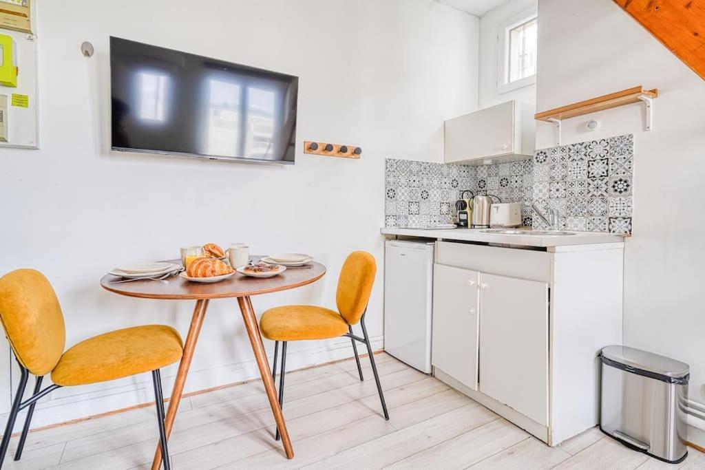 Appartamento Studio Proche Mairie Du 14e Arrondissement Parigi