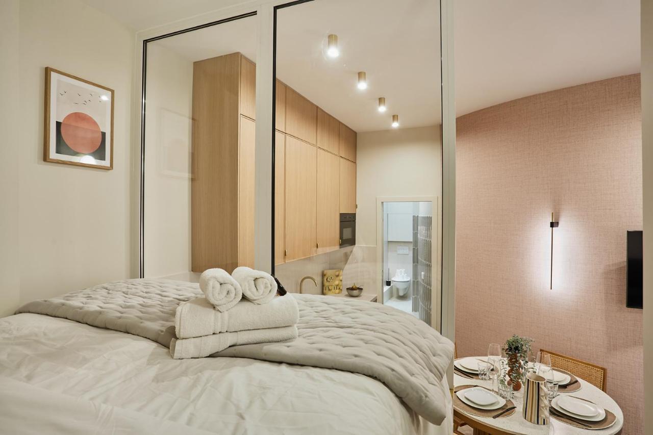 Apartment Montmartre By Studio Prestige Paris