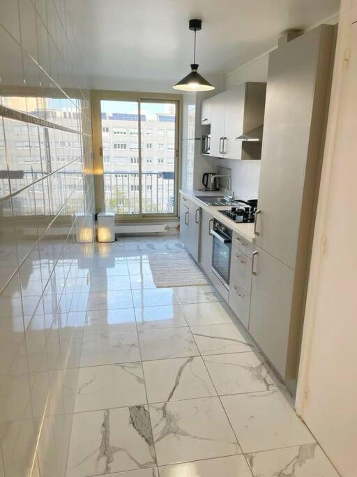 Apartment 2 Bedroom In Middle Of