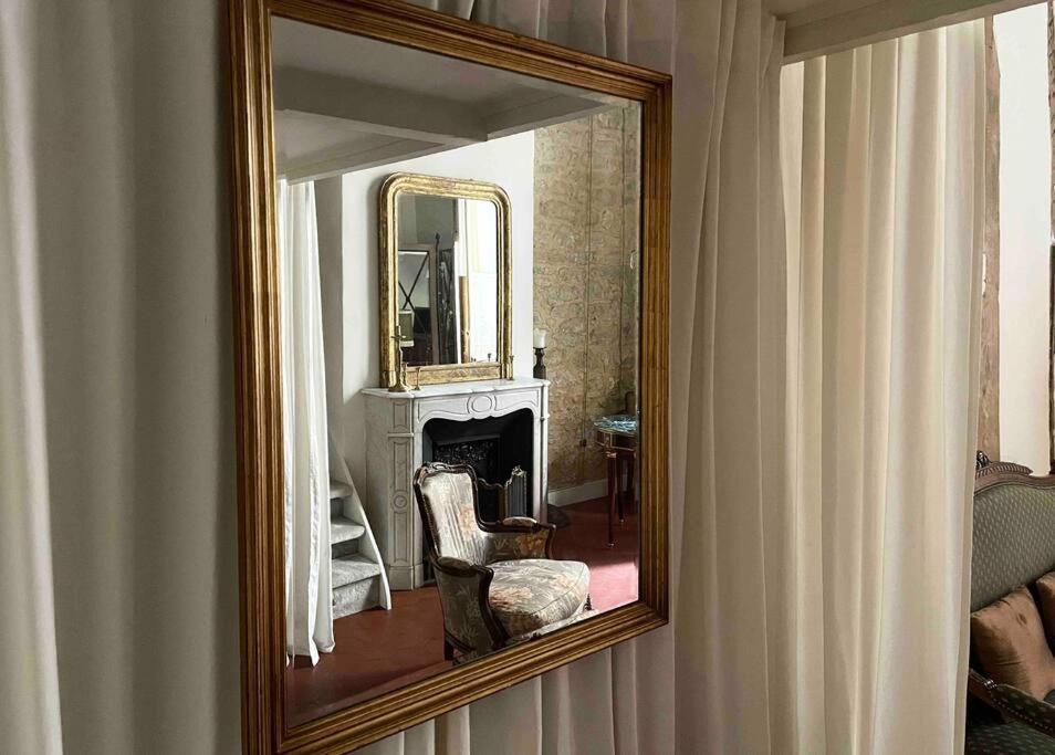 Appartamento De Charme Au Coeur De L'ile St Louis