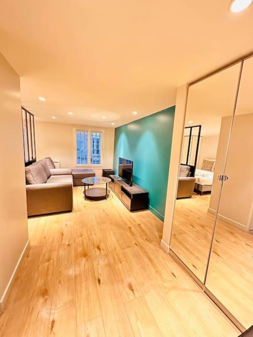 Great Flat In Center Of * Parigi