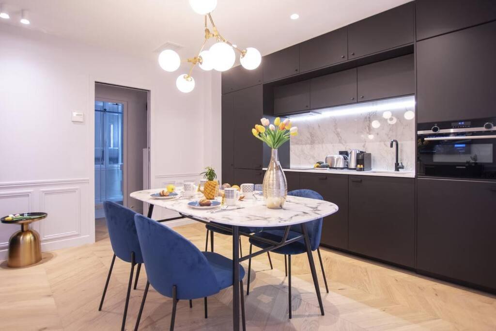 Chic & Fully-equipped In Le Marais *