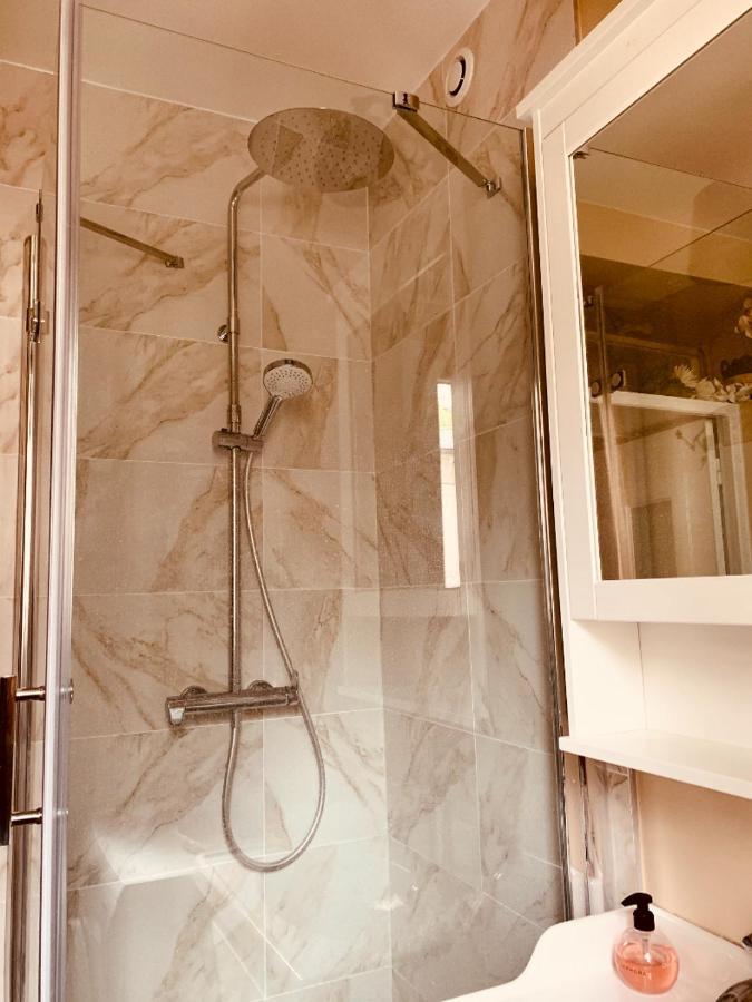 Homestay Parisian Style Private With Shared Bathroom Near Bastille And Gare De Lyon Paris