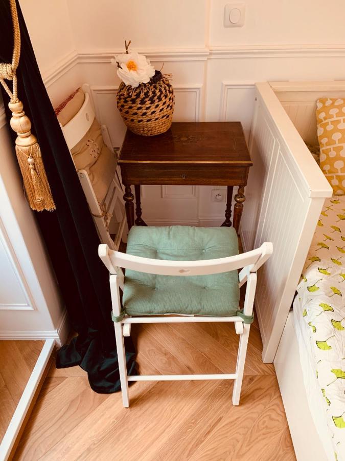Homestay Parisian Style Private With Shared Bathroom Near Bastille And Gare De Lyon Paris