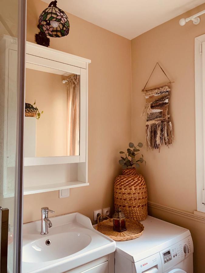 Parisian Style Private With Shared Bathroom Near Bastille And Gare De Lyon Alloggio in famiglia Parigi