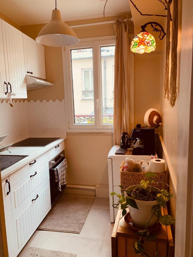 Parisian Style Private With Shared Bathroom Near Bastille And Gare De Lyon Paris