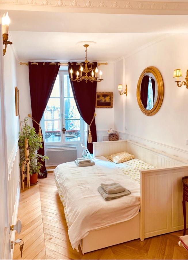 Parisian Style Private With Shared Bathroom Near Bastille And Gare De Lyon *