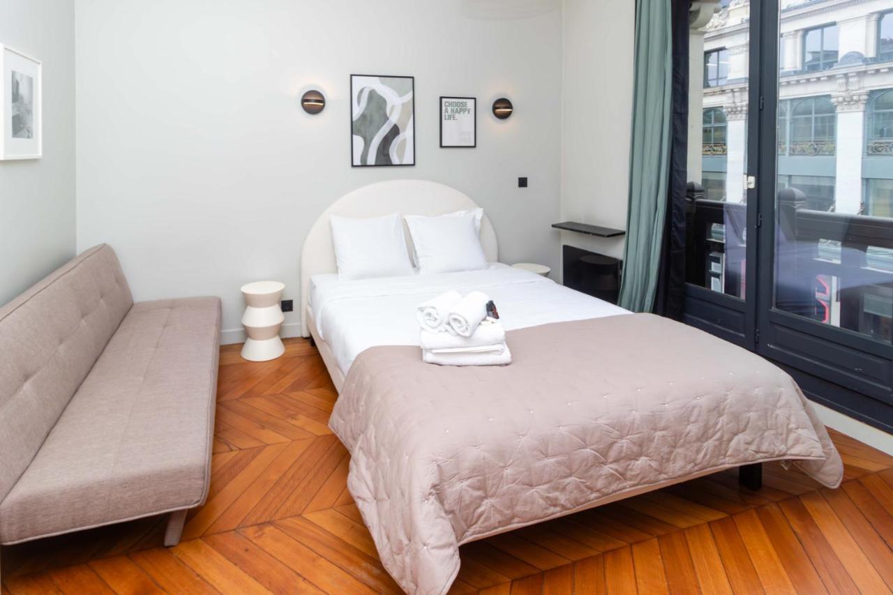 Apartment Center Of By Prestige Paris
