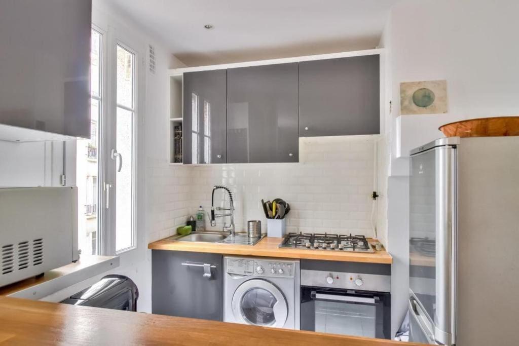 Flat Near Porte Clignancourt Metro Station Parigi