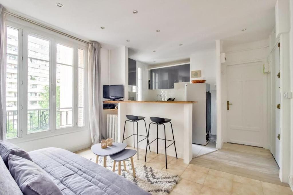 Flat Near Porte Clignancourt Metro Station * Parigi