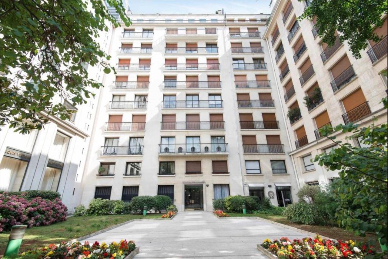 Avenue Montaigne Bienvenue Parigi