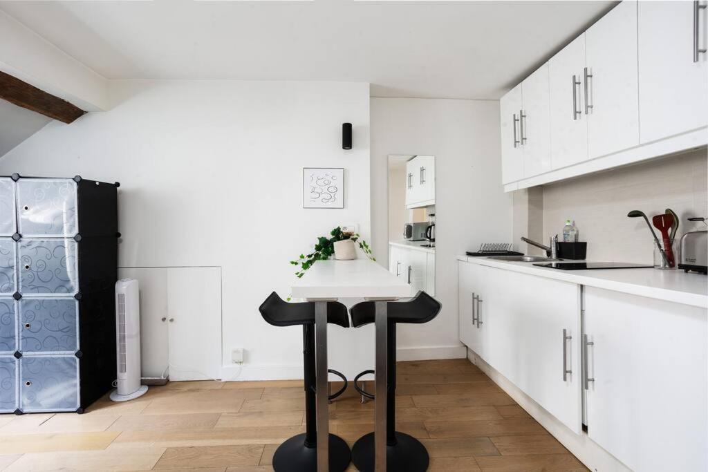 Promo! Location! Duplex Near The Louvre *