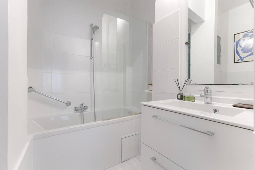 Matignon Saint-honore : Magnifique 1br Appartamento Parigi